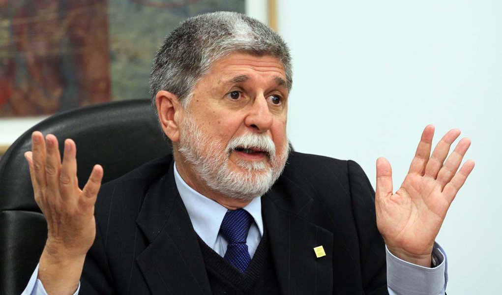 Amorim cobra de militares respeito à autoridade civil (Foto: DIDA SAMPAIO/Agência Estado) Amorim cobra de militares respeito à autoridade civil