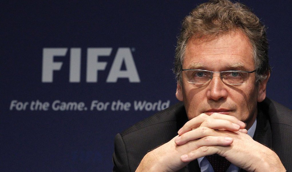Após 'malhação de Judas', Valcke pede desculpas (Foto: Christian Hartmann/Reuters) Após 'malhação de Judas', Valcke pede desculpas