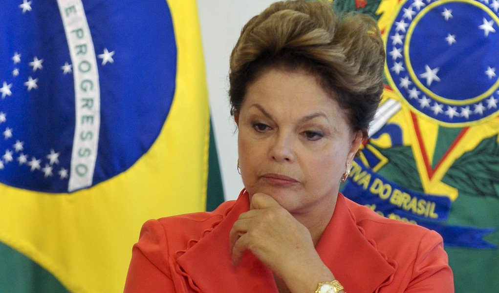 Dilma quer punir militares por críticas ao governo (Foto: ANTONIO CRUZ/ABR) Dilma quer punir militares por críticas ao governo