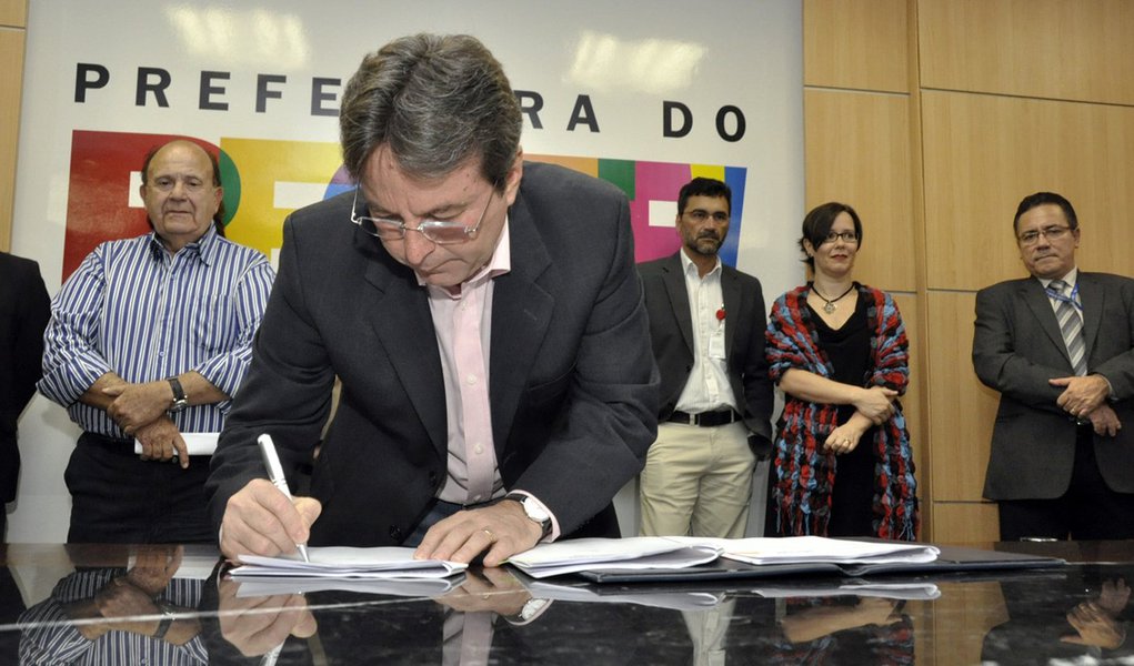 PCR e CEF firmam convênio de R$ 119, 4 mi (Foto: Fernando Silva/PCR) PCR e CEF firmam convênio de R$ 119, 4 mi