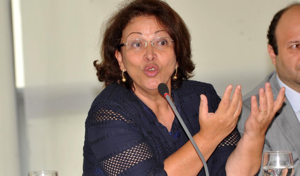 Ideli: aliança com PSDB em SP não afasta PSD do governo (Foto: Antonio Cruz/Agência Brasil) Ideli: aliança com PSDB em SP não afasta PSD do governo
