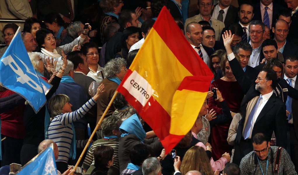 Em crise, Espanha vai às urnas neste domingo (Foto: SERGIO PEREZ/REUTERS) www.brasil247.com - Em crise, Espanha vai às urnas neste domingo
