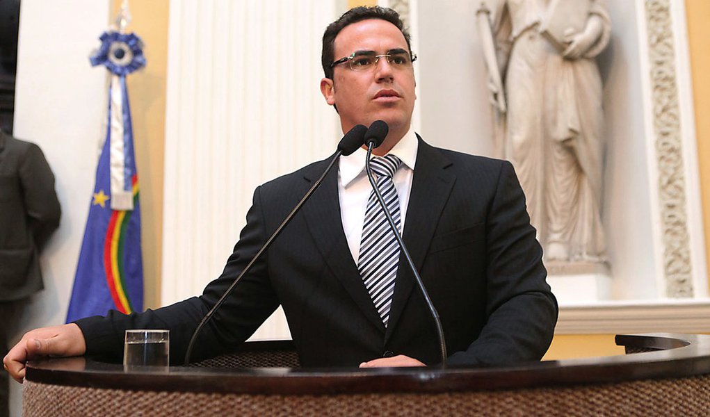 Deputados aumentarão sua verba de gabinete (Foto: Rinaldo Marques/ALEPE) Deputados aumentarão sua verba de gabinete