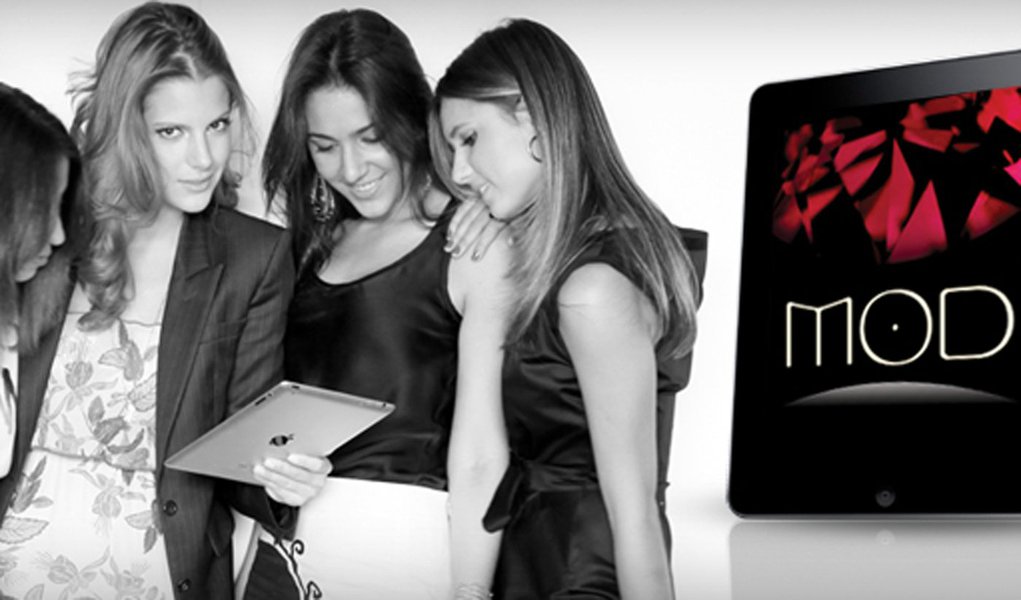 Mundo fashion no iPad (Foto: DIVULGAÇÃO) Mundo fashion no iPad