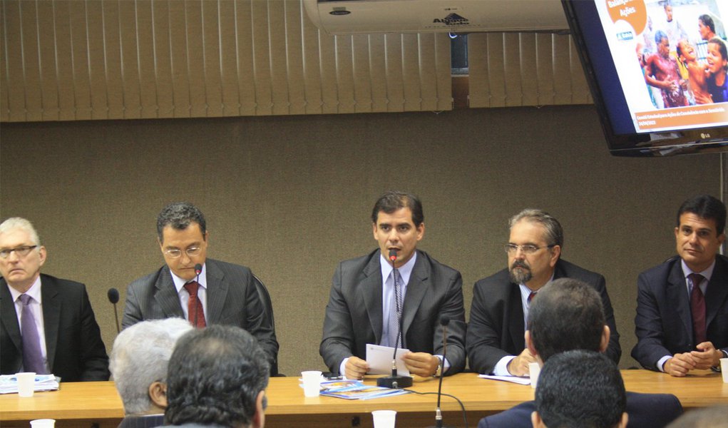 Seca: deputados discutem quem fez 'mais' em reunião Seca: deputados discutem quem fez 'mais' em reunião