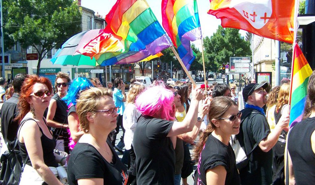 Parlamento francês aprova casamento homossexual www.brasil247.com - Parlamento francês aprova casamento homossexual