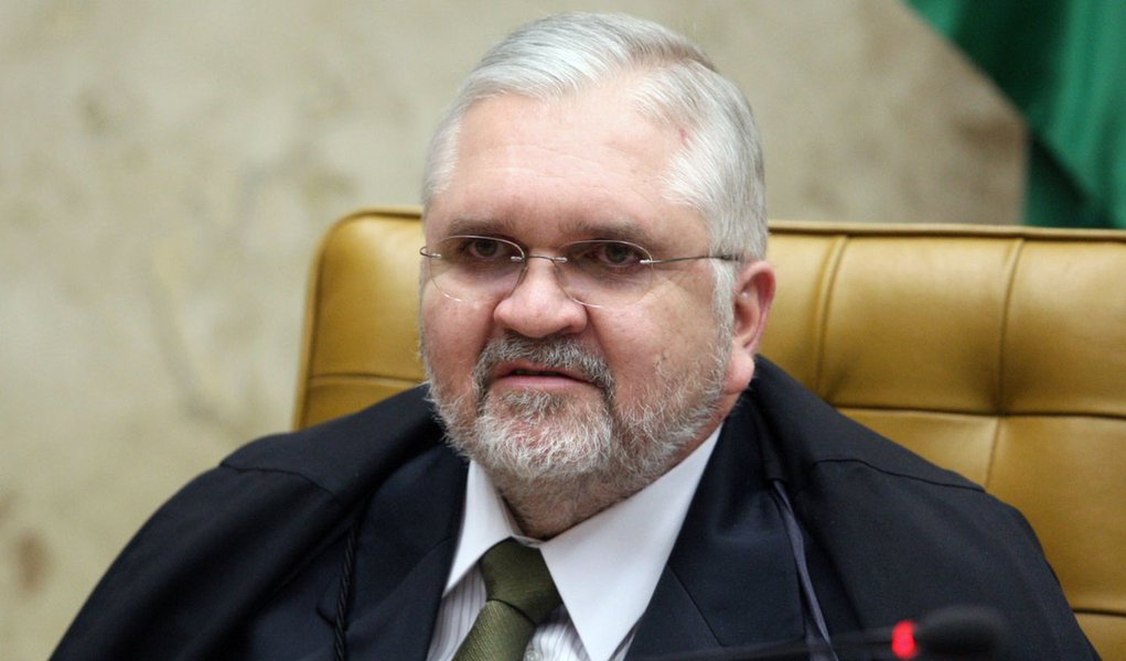 Gurgel quer firmeza em recursos do mensalão Gurgel quer firmeza em recursos do mensalão