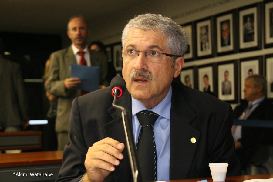 Rocha quer PR apoiando Jaques Wagner Rocha quer PR apoiando Jaques Wagner