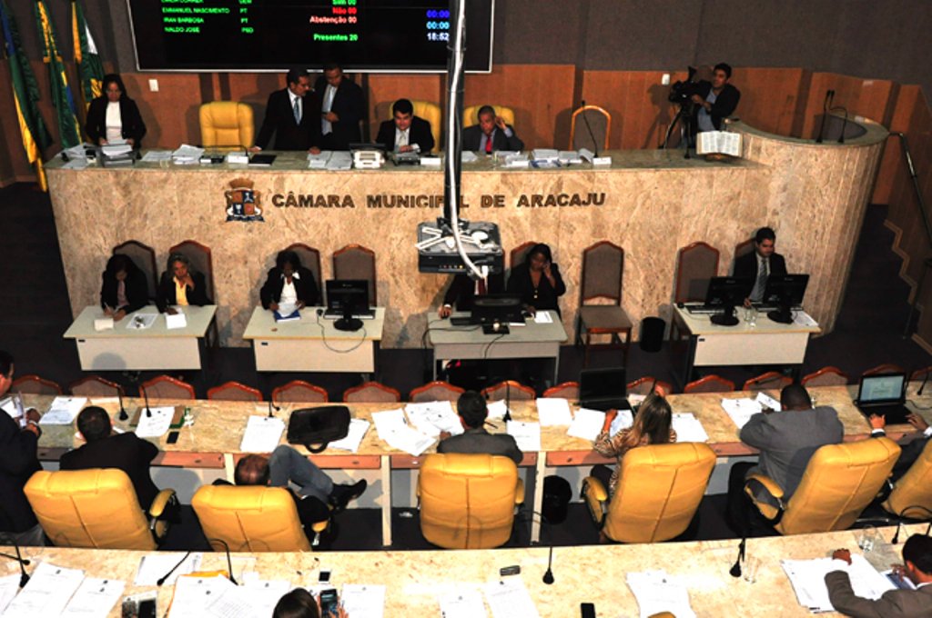 Vereadores governistas enfrentam crescente rejeição Vereadores governistas enfrentam crescente rejeição