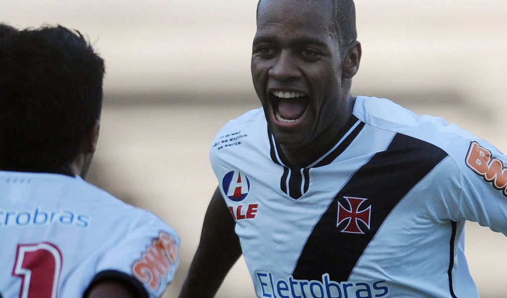 Cruzeiro anuncia acordo com Vasco por Dedé (Foto: ) Cruzeiro anuncia acordo com Vasco por Dedé