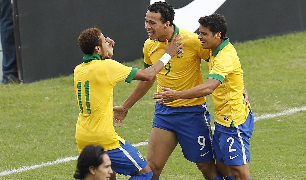 Felipão repete Neymar, Damião e Ronaldinho contra Chile (Foto: Rafael Ribeiro) Felipão repete Neymar, Damião e Ronaldinho contra Chile