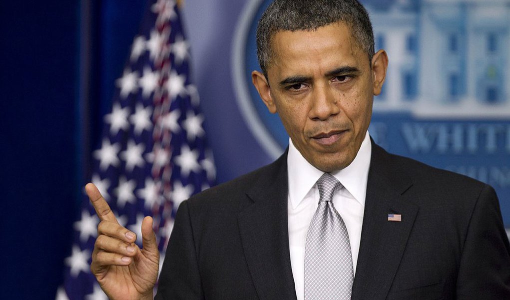 Obama devolve parte do seu salário por servidores Obama devolve parte do seu salário por servidores