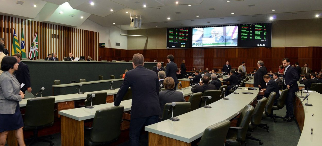 Supersalário na Assembleia supera até o de Perillo Supersalário na Assembleia supera até o de Perillo