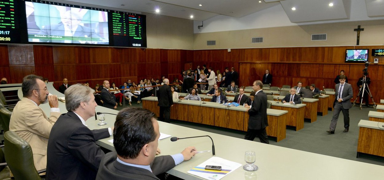 Em Goiás, a farra das verbas indenizatórias Em Goiás, a farra das verbas indenizatórias