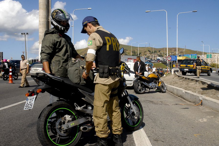 Feriado santo violento nas estradas mineiras Feriado santo violento nas estradas mineiras