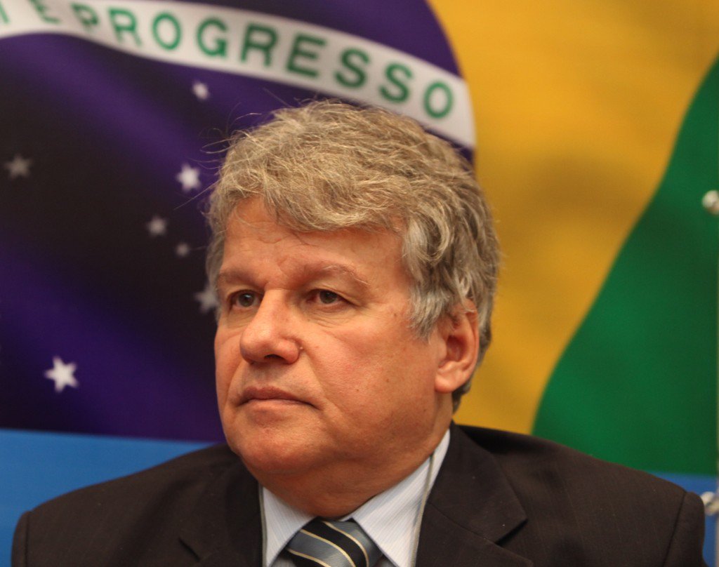Presidente da Eletrobras defende reestruturação para reverter prejuízo Presidente da Eletrobras defende reestruturação para reverter prejuízo