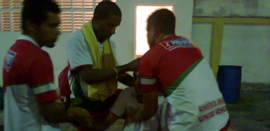 Jogadores sergipanos desmaiam de fome durante partida, noticia UOL Jogadores sergipanos desmaiam de fome durante partida, noticia UOL