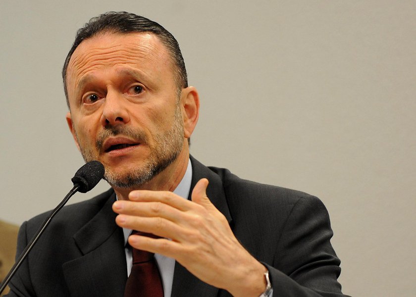 BNDES estuda entrar no socorro a Eike BNDES estuda entrar no socorro a Eike
