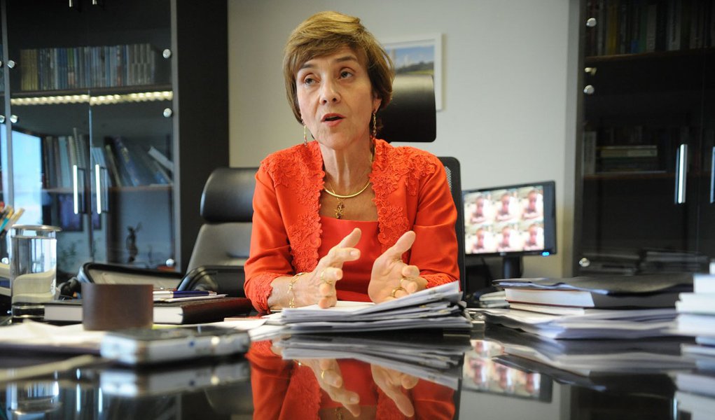 Ministra: PEC das Domésticas não provocará desemprego Ministra: PEC das Domésticas não provocará desemprego