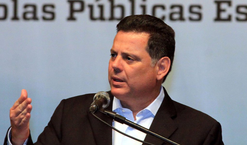 Perillo defende incentivos e alíquota de 12% do ICMS (Foto: Wesley Costa) Perillo defende incentivos e alíquota de 12% do ICMS