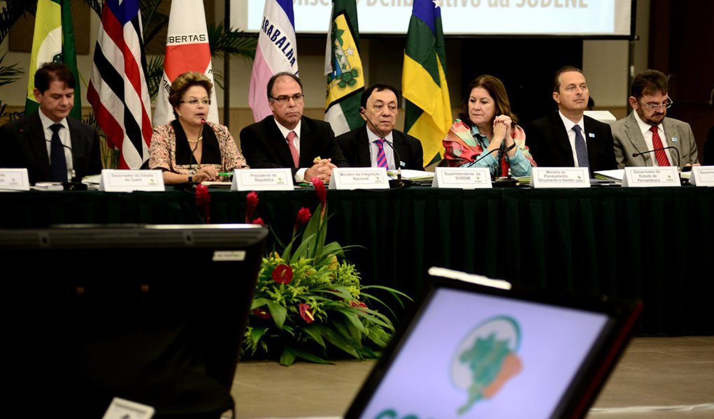 Eduardo cobra agilidade nas ações contra a seca Eduardo cobra agilidade nas ações contra a seca