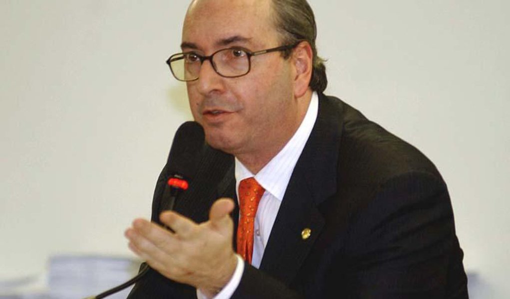 Líder do PMDB, Eduardo Cunha vira réu no Supremo Líder do PMDB, Eduardo Cunha vira réu no Supremo