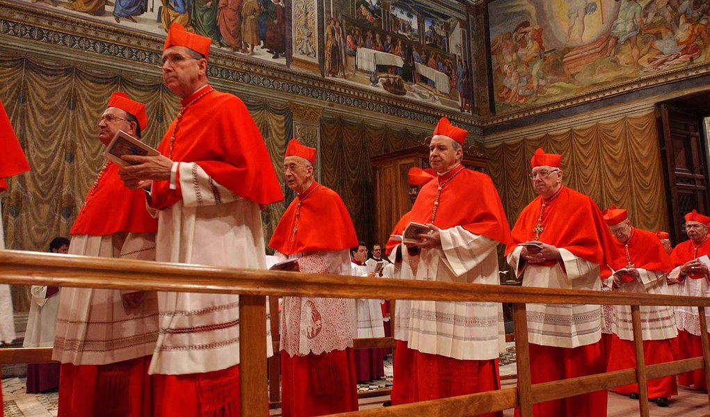 Conclave começa com escândalo da sauna gay (Foto: ROMANO SICILIANI/Oss.Romano) Conclave começa com escândalo da sauna gay