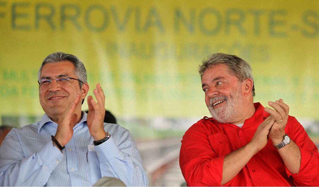 PT confirma Padilha candidato em São Paulo PT confirma Padilha candidato em São Paulo