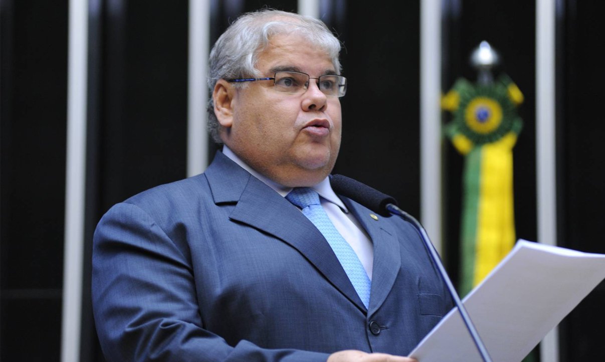 Vice-líder do PMDB: "Nunca ouvimos queixa da Dilma" Vice-líder do PMDB: "Nunca ouvimos queixa da Dilma"
