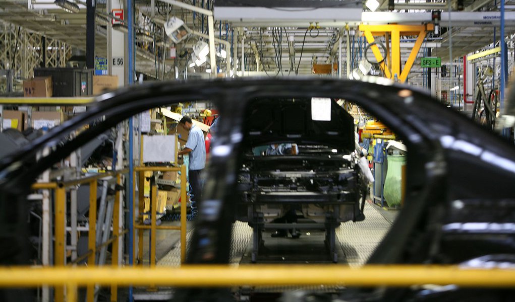 Taxa de desemprego recua e fica em 10,9% Taxa de desemprego recua e fica em 10,9%