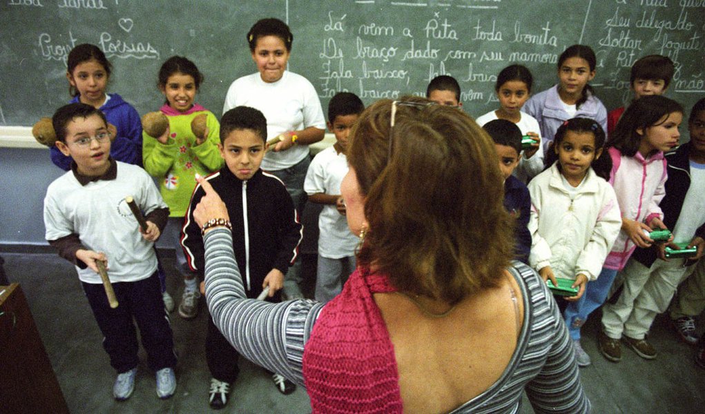 Brasil deve ter 60 mil escolas com período integral Brasil deve ter 60 mil escolas com período integral
