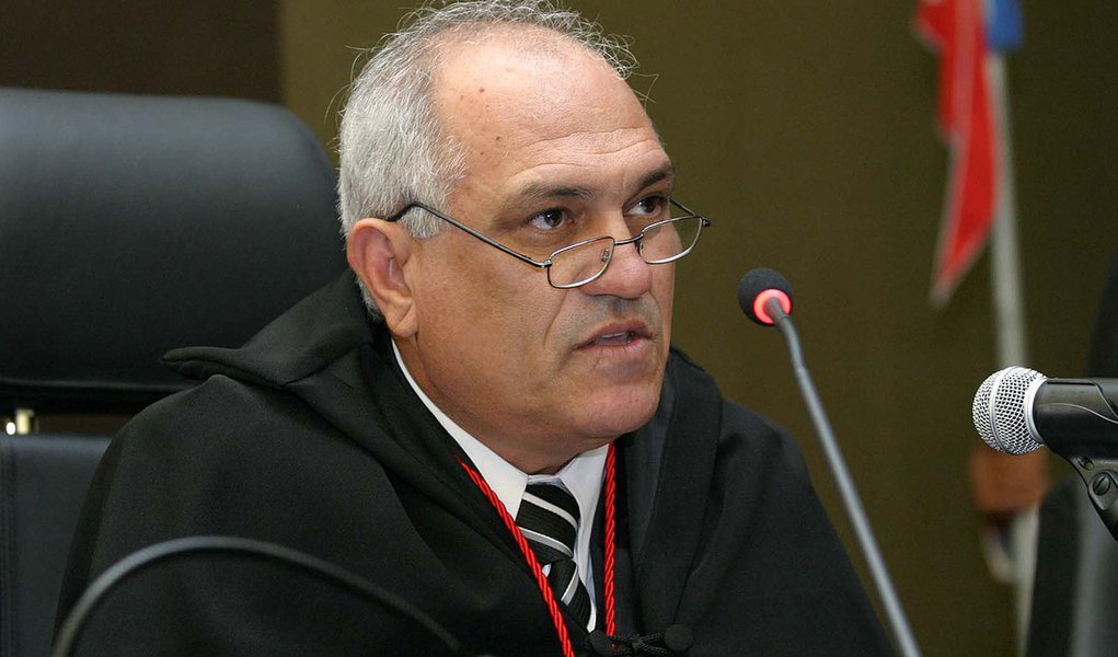 Desembargador solicita inquérito contra sobrinho Desembargador solicita inquérito contra sobrinho