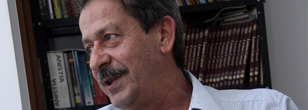 Presidente do PSDB exuma cadáveres do PMDB Presidente do PSDB exuma cadáveres do PMDB