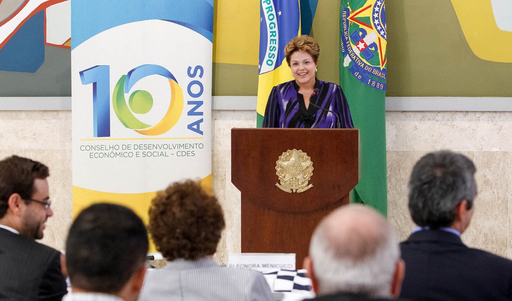 "Vozes do racionamento agora se calam", diz Dilma (Foto: Roberto Stuckert Filho) "Vozes do racionamento agora se calam", diz Dilma