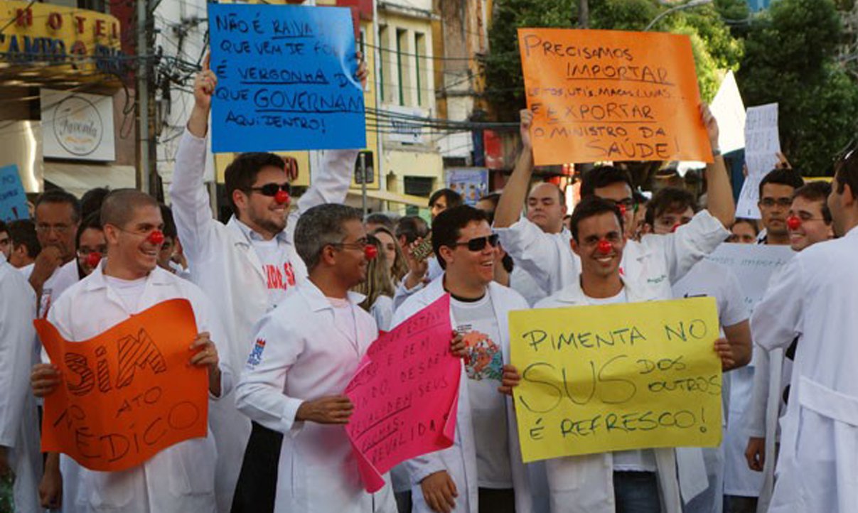 Médicos da Bahia aderem à paralisação nacional Médicos da Bahia aderem à paralisação nacional