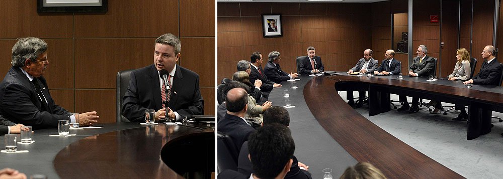 Anastasia anuncia R$ 350 milhões para municípios Anastasia anuncia R$ 350 milhões para municípios
