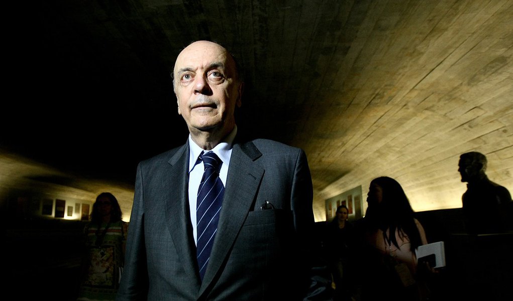 Serra constrange PSDB em visita ao Congresso Serra constrange PSDB em visita ao Congresso