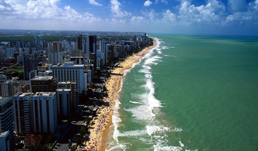 MP quer interditar praias com risco de tubarão MP quer interditar praias com risco de tubarão