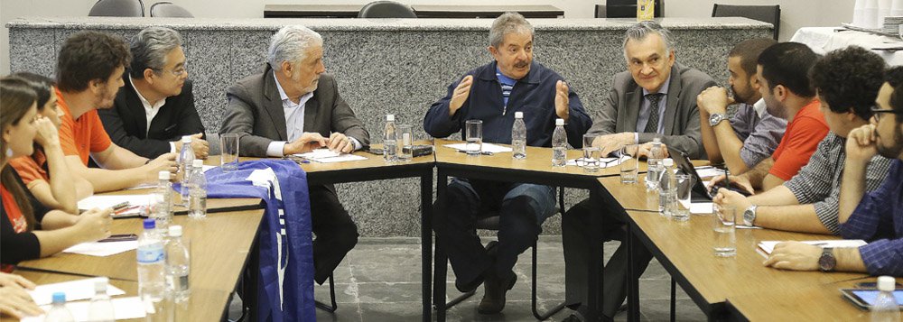 Lula: “Vamos ter de democratizar a mídia" Lula: “Vamos ter de democratizar a mídia"