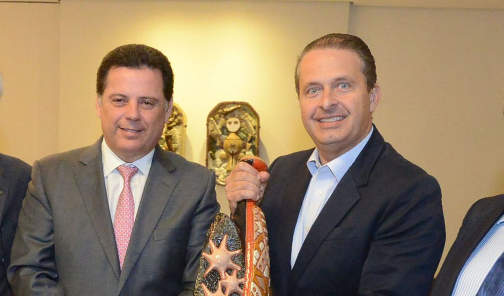 De olho em 2014, Perillo e Campos trocam afagos De olho em 2014, Perillo e Campos trocam afagos