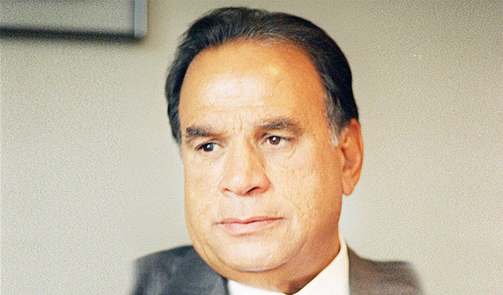 Ex-ministro segue internado em estado grave Ex-ministro segue internado em estado grave