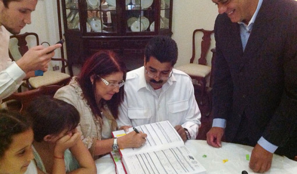 Maduro se casa em cerimônia privada na Venezuela Maduro se casa em cerimônia privada na Venezuela