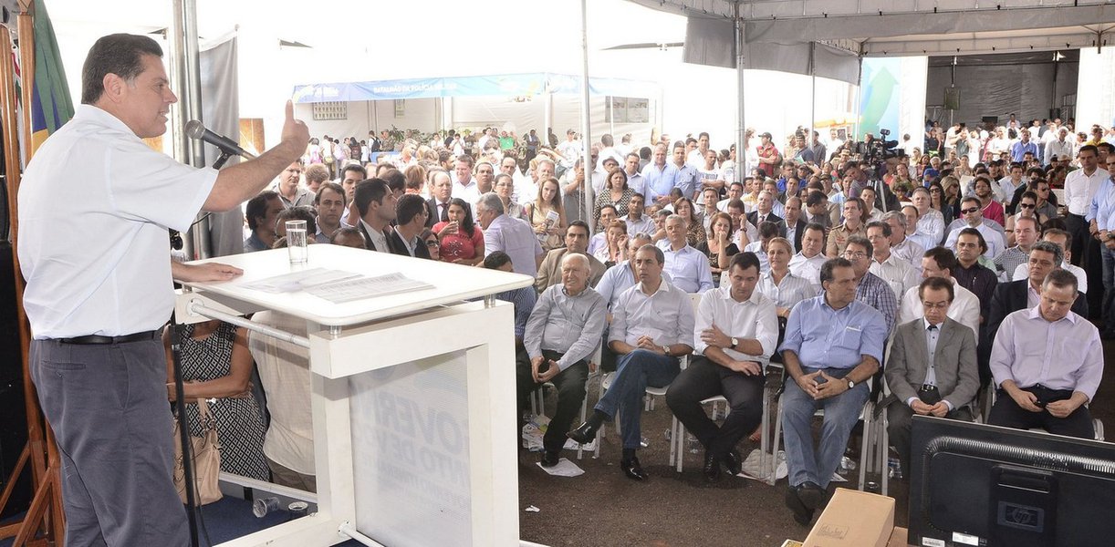 Perillo investe pesado em reduto irista na Capital Perillo investe pesado em reduto irista na Capital