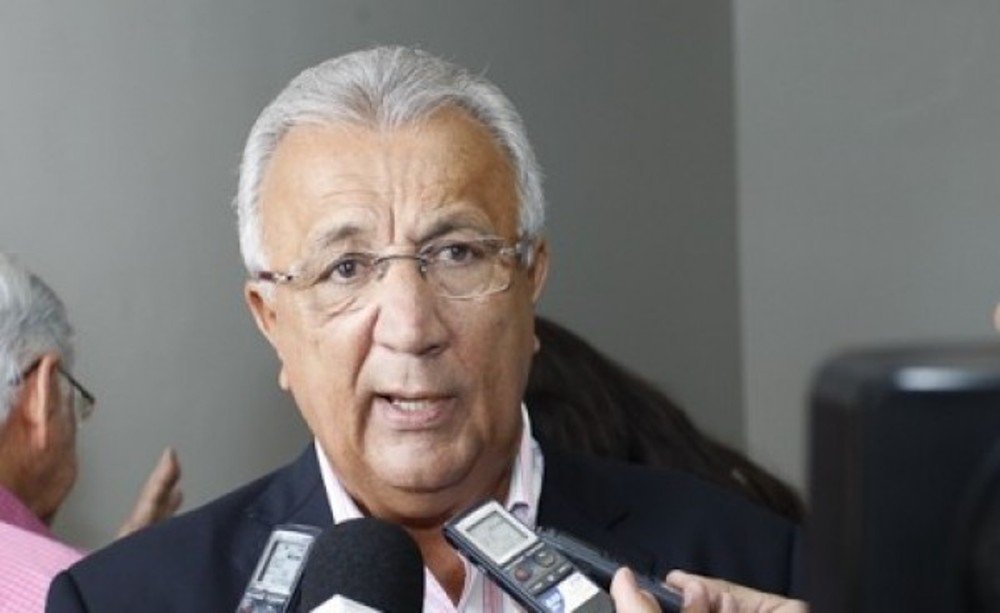 Jackson dará ou não posse a Roberto Bispo? Jackson dará ou não posse a Roberto Bispo?