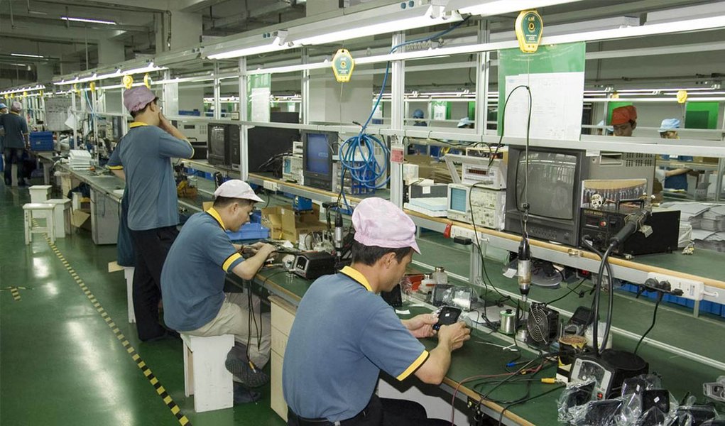 China confirma crescimento do PIB em 7,5% China confirma crescimento do PIB em 7,5%