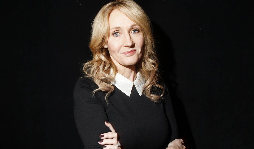 Autora de Harry Potter é desmascarada na Inglaterra Autora de Harry Potter é desmascarada na Inglaterra