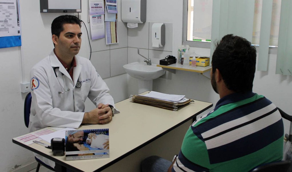 CFM: nada mudou com vetos à lei do Ato Médico CFM: nada mudou com vetos à lei do Ato Médico