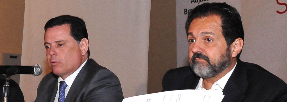 Perillo e Agnelo firmam pacto para gerir lixões (Foto: Lailson Damasio ) Perillo e Agnelo firmam pacto para gerir lixões