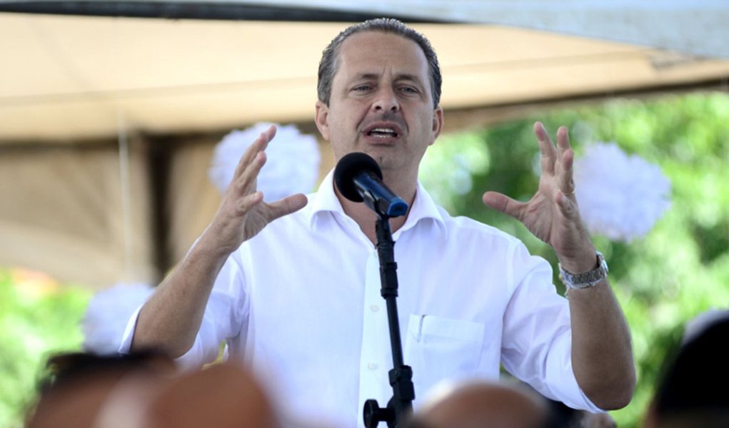 Campos volta a criticar desempenho da economia Campos volta a criticar desempenho da economia