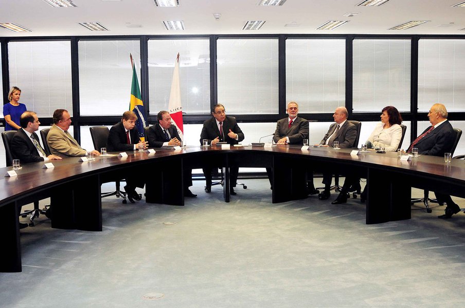Minas assina convênios de R$ 9,64 mi com municípios (Foto: OMAR FREIRE) Minas assina convênios de R$ 9,64 mi com municípios